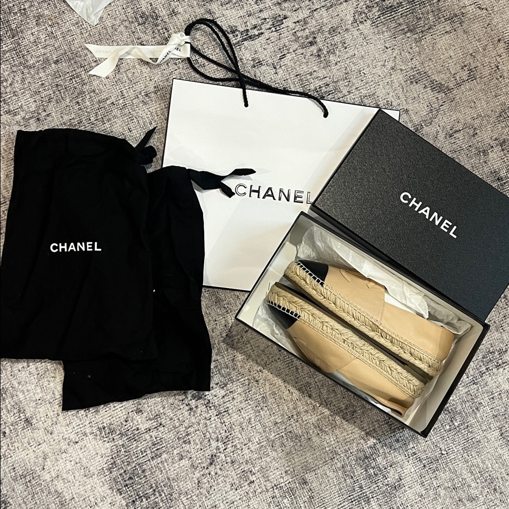 Chanel Women's Black and Tan Espadrilles